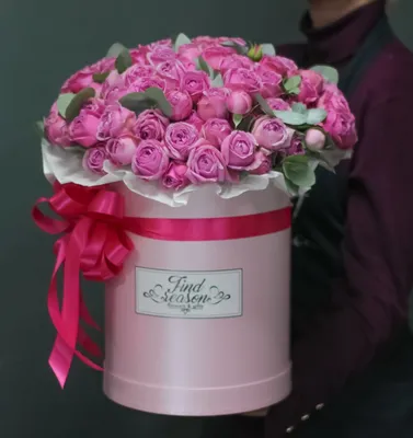 Купить корзину цветов с розовыми розами и орхидеями во Владивостоке