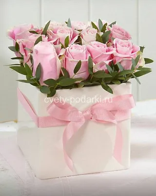 Пионовидные розы в коробке Аметрин (Ametrine)| доставка по Москве и области