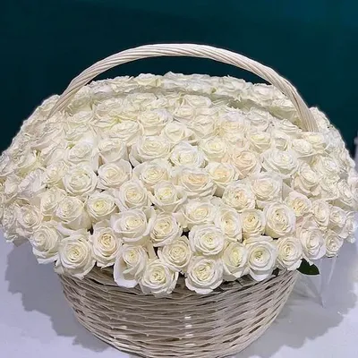 Букет с белыми розами и ромашками | доставка по Москве и области