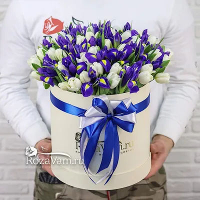 Скачайте новую открытку с тюльпанами на день рождения — Скачайте на Davno.ru