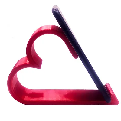 Мобильный телефон компании девушки с днем Святого Валентина знака  счастливым в гирлянде рук красного бумажного букет роз сердца Стоковое  Изображение - изображение насчитывающей рука, день: 205447209