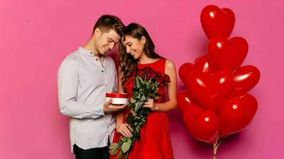 Любимый! С днем святого Валентина! Красивая открытка для Любимого! Открытка  с красивыми воздушными шариками в виде сердечек. Блестящая открытка с  сердечками.