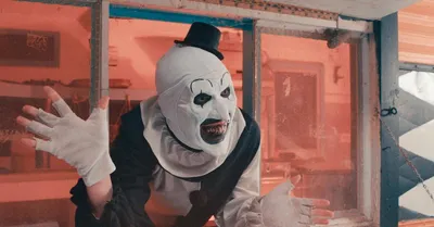 10 лучших фильмов ужасов про клоунов и цирк: Самые страшные фильмы -  OKKOLOKINO