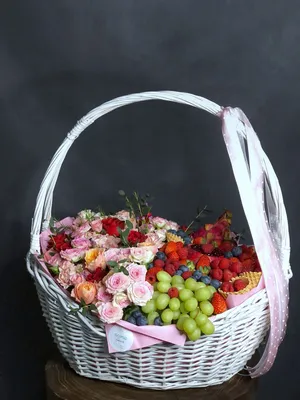 Корзина с фруктами и цветами, артикул: 333054960, с доставкой в город  Белгород