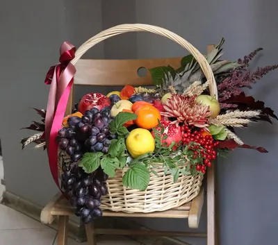 Сумка с фруктами и цветами учителю №1 — купить с доставкой в Москве