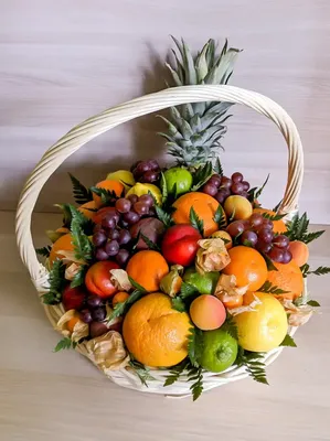 Букет из фруктов и цветов \"Летняя прохлада\" - Доставка свежих цветов в  Красноярске