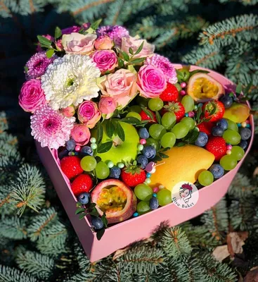 Корзина с цветами и фруктами # 2 \"Вечная любовь\" купить в Екатеринбурге.  CrazyBuket.ru