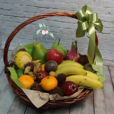 Корзина с фруктами «Фрукты-сладости» заказать с доставкой в Краснодаре по  цене 3 780 руб.