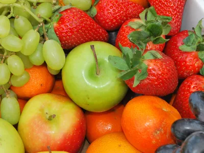 Корзина с экзотическими фруктами \"Один день в Тае\" купить в Москве с  доставкой на дом или офис
