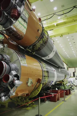 Роскосмос» украсил ракету-носитель «Союз» элементами хохломы — РБК