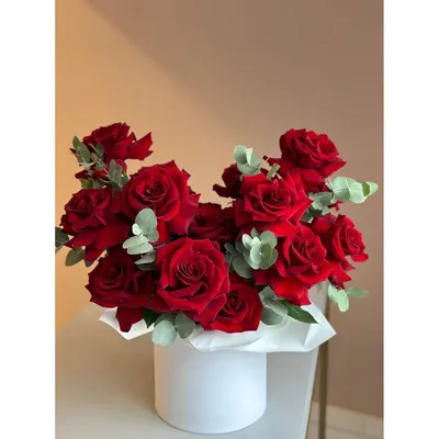 Лин: букет в корейском стиле с красными розами и герберами по цене 5821 ₽ -  купить в RoseMarkt с доставкой по Санкт-Петербургу