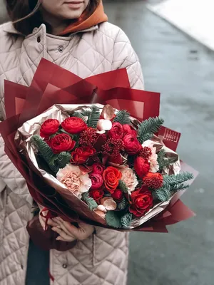 Корзина с красными розами, артикул F1227450 - 5500 рублей, доставка по  городу. Flawery - доставка цветов в Казани
