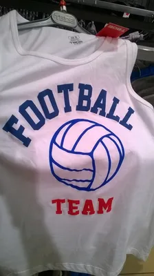 Футбольный логотип с надписью юниор» — создано в Шедевруме