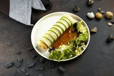Рецепт салата с креветками и яйцом пашот с фото пошагово на Вкусном Блоге