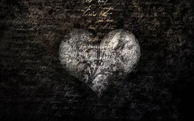 Горящее сердце на черном фоне» — создано в Шедевруме