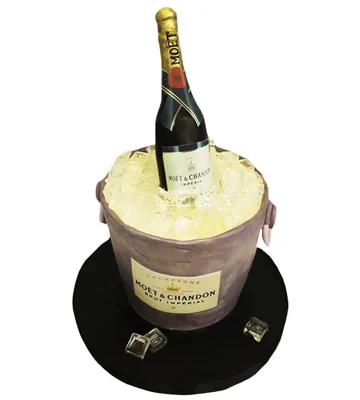 Шампанское в ведерке со льдом 25075120 торт для папы одноярусный с мастикой  стоимостью 14 400 рублей - торты на заказ ПРЕМИУМ-класса от КП «Алтуфьево»