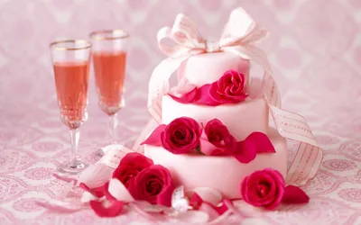 Клубники и шампанское торта Стоковое Фото - изображение насчитывающей  торжество, торт: 55079512