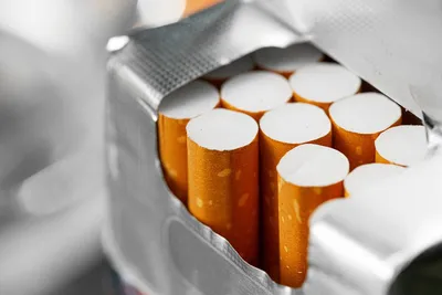 В Госдуме предложили запретить продажу табака родившимся после 2014 года -  РИА Новости, 05.01.2022