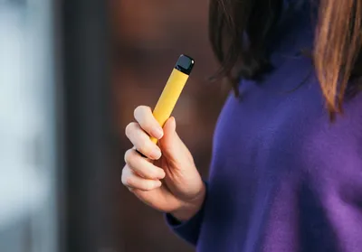 В Канаде меняется дизайн сигарет: вот как они будут выглядеть (ФОТО)