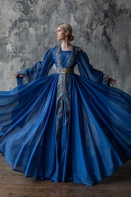 Синее платье с разрезом спереди 81217 за 453 грн: купить из коллекции  Fondness - issaplus.com