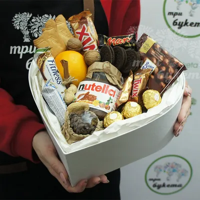 Коробка со сладостями купить в интернет-магазине Lakres с доставкой по  Москве и МО.