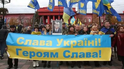 Слава Украине!\" Как это приветствие возникло и стало популярным - BBC News  Русская служба