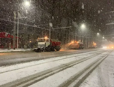 Ночь, улица, фонарь, снегопад: в Крыму разгулялась непогода - Лента  новостей Крыма