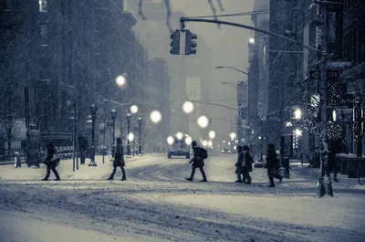 Снегопад в Алматы: более 340 дорожных рабочих вышли ночью на улицы города |  informburo.kz