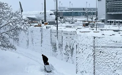 Снегопад в городе реалистично, метель…» — создано в Шедевруме