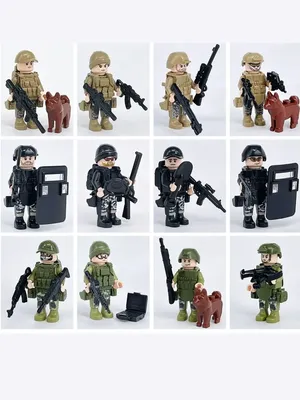 Довольно женщина-солдат с пистолетом на белом фоне, крупным планом ::  Стоковая фотография :: Pixel-Shot Studio