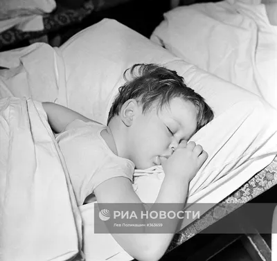 Три способа уложить ребенка спать. | Сплетница2000 | Дзен