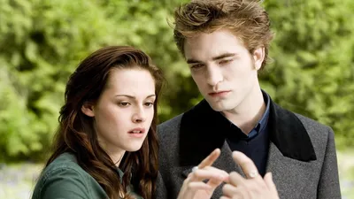 Эдвард Каллен on X: \"-\"Я знаю кто ты!\" -\"Скажи! Скажи громко!\" -\"Вампир...\"  ©Белла и Эдвард #сумерки #Twilight #RT #Белла #Эдвард  http://t.co/Em9LqazE8b\" / X