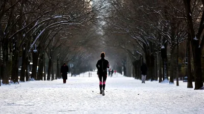 Спорт зимой – как не навредить здоровью, рекомендации Минздрава | РБК  Украина
