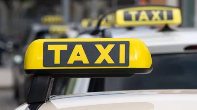 Шашечки или объехать: перевозчики и водители с опаской готовятся к реформе  такси
