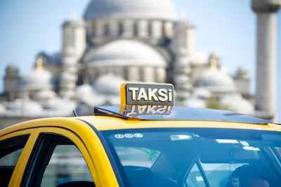Спрос на услуги такси достиг максимума за пять лет - Ведомости