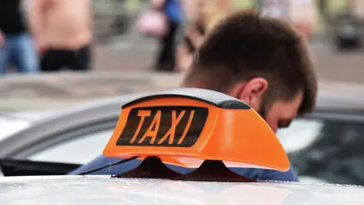 В Тюмени не хватает таксистов с собственным транспортом — РБК