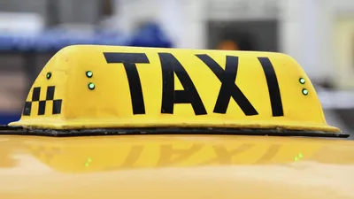 Волгоградцы перешли на общественный транспорт из-за бастующих таксистов