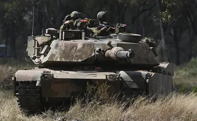Politico назвала число танков, которые США отправят на Украину — РБК