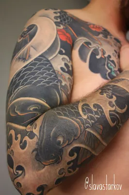 Абстрактная татуировка на мужской руке на белом фоне :: Стоковая фотография  :: Pixel-Shot Studio
