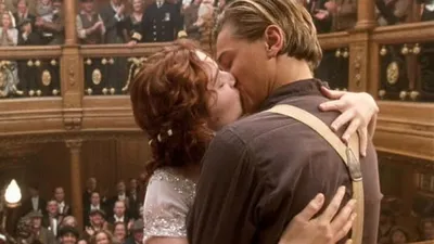 Titanic \"I'm Flying\" scene - Jack and Rose T-Pose scene (Green Screen) –  CreatorSet