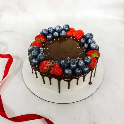 Торт для девушки с ягодами - Каталог товаров - Paris Dessert - Кондитерская  Киев