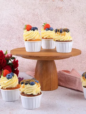 Торты и пирожных с пасхальным декором к праздничному столу 🐣 1. Бенто-торт  (любой бисквитный торт) 900₽ 2. Капкейки с пасхальным декором … | Instagram