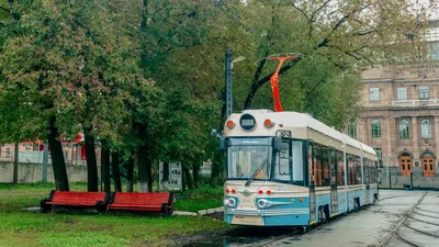 На улицы Петербурга выходят «умные» трамваи. Фото — РБК