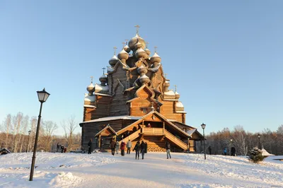 File:Лахта, Церковь Апостола Петра сверху зимой (1) (cropped).jpg -  Wikimedia Commons