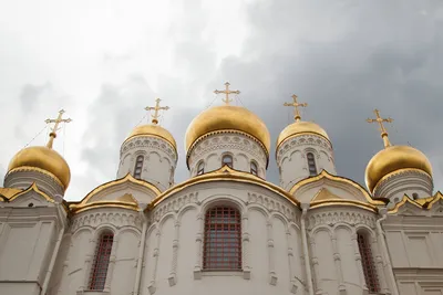 Успенский собор в Московском Кремле, древняя православная церковь России  Stock-Foto | Adobe Stock
