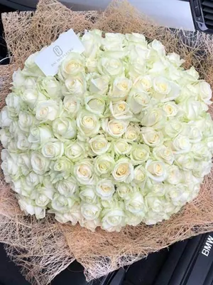 Траурный букет из 30 белых роз (70см) от 4 600 руб - купить по выгодной  цене в Москве