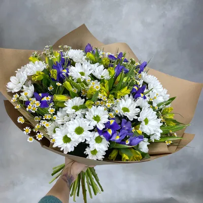 Букет цветов в тубе \"Event\" купить по цене 1990.00 руб. с доставкой по Туле  – интернет-магазин «Расцветочка»
