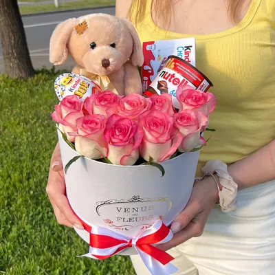 Цветы и мишка Teddy в шляпной коробке: Купить с доставкой в  royal-flowers.dp.ua Днепр