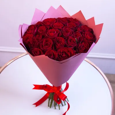 Красные розы недорого: 51 цветок, высота 50 см по цене 9670 ₽ - купить в  RoseMarkt с доставкой по Санкт-Петербургу