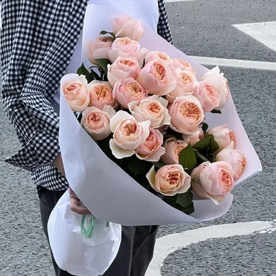 Букет цветов Высокие голландские розы в коробку в Алматы | Интернет-магазин  цветов и букетов «Rafale»